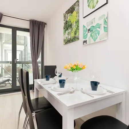 Browar Gdanski With Balcony By Renters *