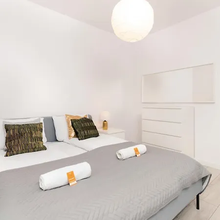 Browar Gdanski With Balcony By Renters *